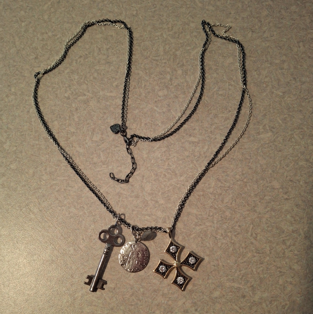 Stella & Dot silver snd black gun metal necklace with pendants